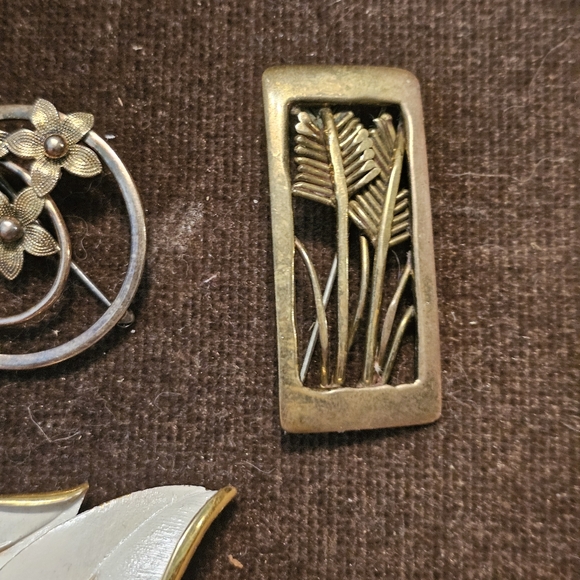 Vtg Gold Silver Tone Figural Brooch Lot Some Signed - Picture 6 of 15